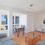 Playa De La Concha Apartment *